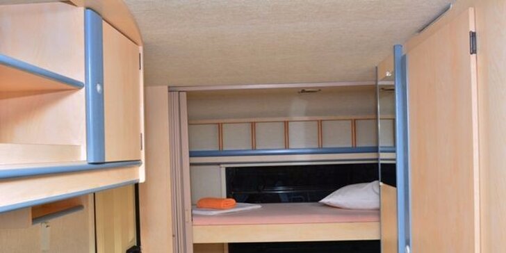 Za sluníčkem na Makarskou: Týden ve vybaveném karavanu až pro 4 osoby