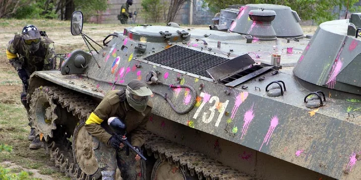 4 hodiny paintballu na přírodním hřišti v Army Parku Ořechov