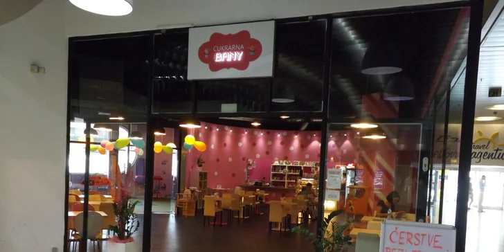 Sladká chvilka klidu: Libovolný dezert a káva z cukrárny Bany