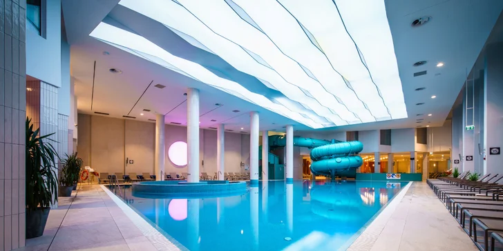 V aquaparku je pool bar, kam můžete zamířit pro drink, zmrzlinu nebo drobné občerstvení. 