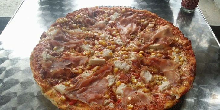 2x pizza Margherita se třemi dalšími ingrediencemi dle výběru