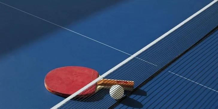 Hodina bowlingu + kulečník či ping-pong až pro 10 osob