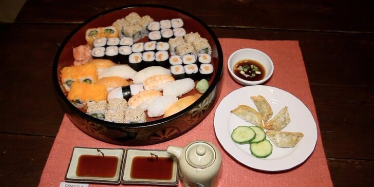 Dokonalá chuť asijských specialit – 28 až 72 kousků sushi vč. plněných taštiček