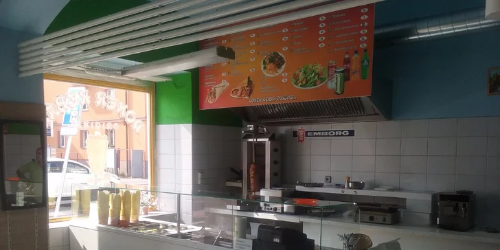 Kebab talíř plný dobrot s hranolky + nápoj