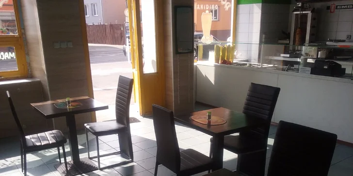 Kebab talíř plný dobrot s hranolky + nápoj