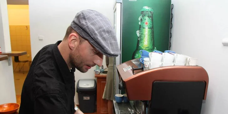 Exkurze do pražírny kávy, ochutnávka i balíček arabiky domů