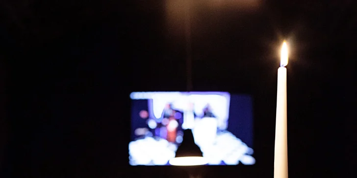 Dva nebezpečně dobré koktejly v legendárním karaoke baru