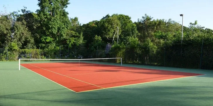 Co si tahle zahrát tenis nebo se utkat s přáteli v plážovém volejbalu či stolním tenise?