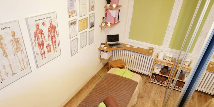 50 minut fyzioterapie: Masáž a cvičení proti bolestem krku a ramen