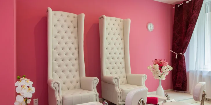 Manikúra či pedikúra s lakováním zdarma a VIP relax zóně
