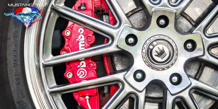 Celodenní zapůjčení upravené legendy Ford Mustang
