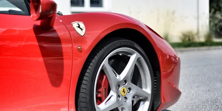 Zážitek na 4 kolech: Projeďte se ve Ferrari, Lamborghini, Maserati nebo Porsche