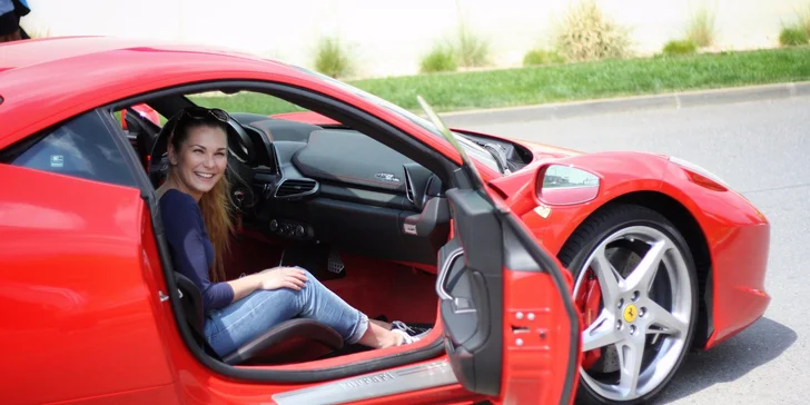 Zážitek na 4 kolech: Projeďte se ve Ferrari, Lamborghini, Maserati nebo Porsche