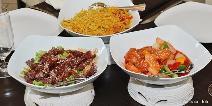Hongkongské 4chodové menu plné chutí včetně švestkového vína