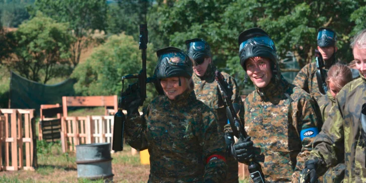 Vzrušující časově neomezená střílečka v Paintballparku Detroit až pro 16 osob