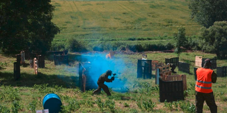 Vzrušující časově neomezená střílečka v Paintballparku Detroit až pro 16 osob