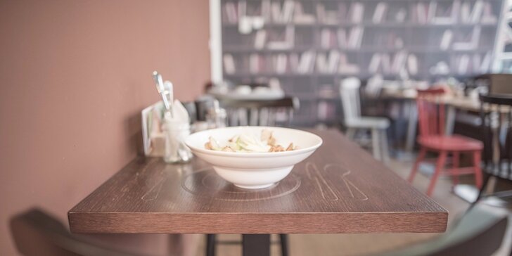 Lehký oběd i skvělá svačinka: Polévka a salát s sebou z bistra Home Office