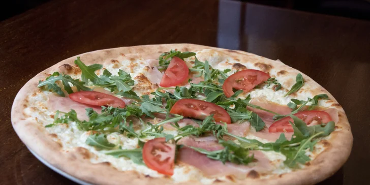 Italská chvilka u Karlova mostu: Libovolná pizza a nápoj z pizzerie Maestro
