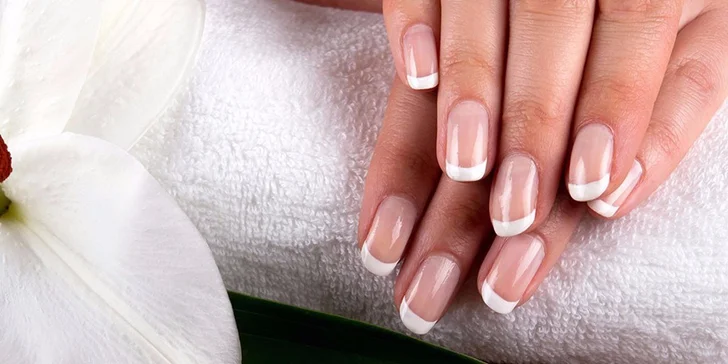 CND manikúra včetně keratinizace nehtů a zábalu