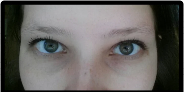 Krásná hned po probuzení: permanentní make-up obočí nebo linek