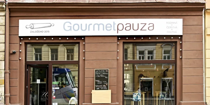 Kulinářský koncert pro dva: Degustační menu o pěti chodech a sklenka vína