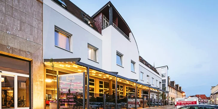 U hotelu zdarma zaparkujete (dle dostupnosti parkovacích míst). 