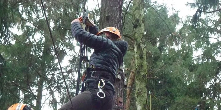 Adrenalin ve výškách: Vstup na vysokou lanovou dráhu