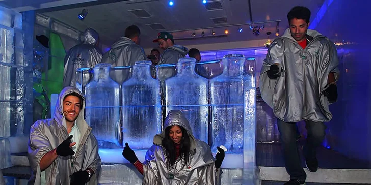 Navštivte voskové figuríny v muzeu Grévin a dejte si drink v Ice Pubu