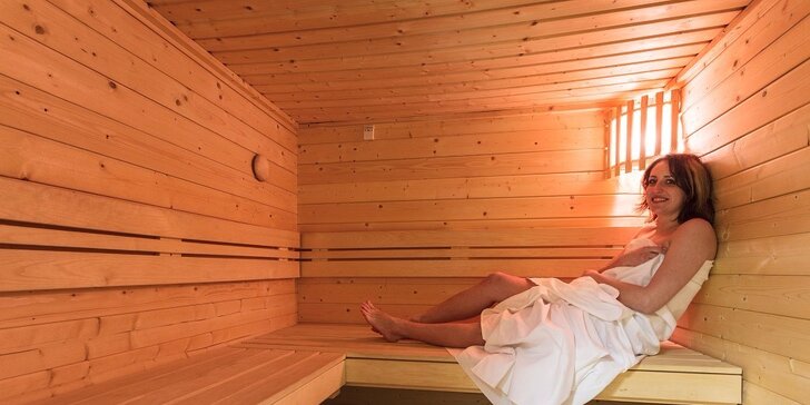 Relaxační podzimní pobyt v Krkonoších: Polopenze i možnost masáže a sauny