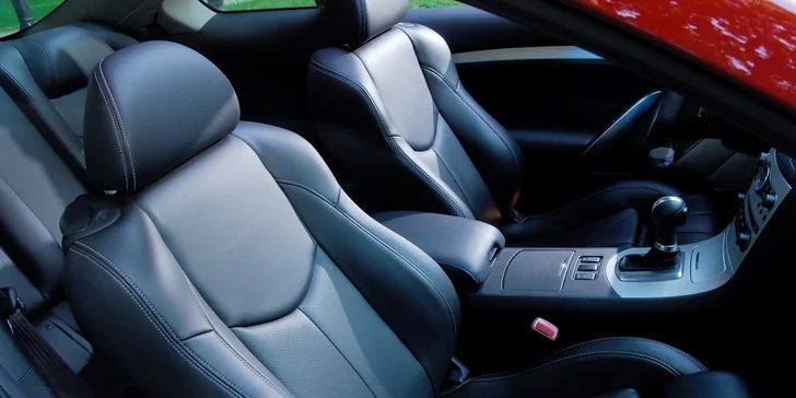 Profesionální čištění automobilu s možností tepování sedaček nebo impregnace kůže