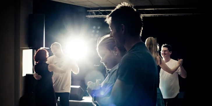 Říjen plný tance: Salsa, bachata a zouk