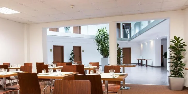 Třídenní relax ve Sporthotelu Hostivice - odpočinek v blízkosti Prahy pro dvě osoby