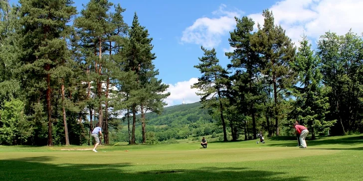 Až 3 dny plné golfu či adventure golfu nejen pro úplné začátečníky pod Ještědem