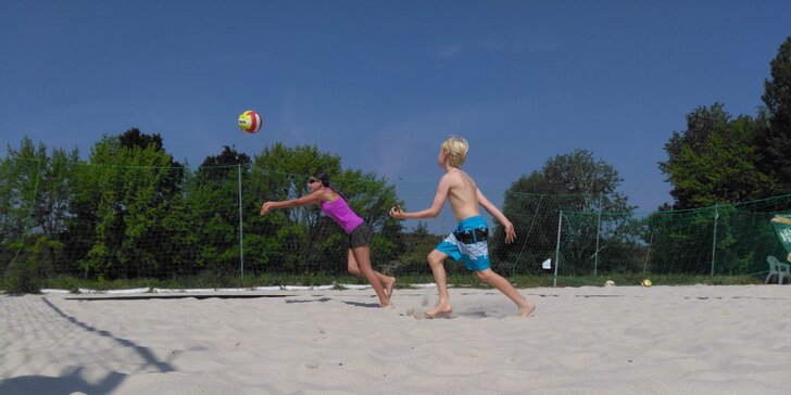 Plážový volejbal s Beach Service: pronájem kurtů i tréninky