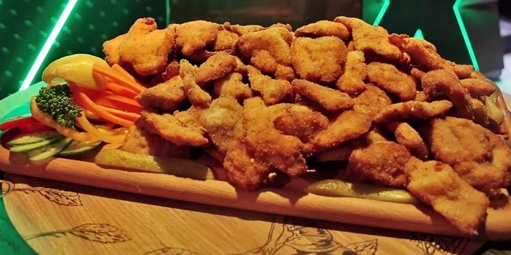 Fošna kuřecích a vepřových řízečků: až 3 kg masa pro celou partu