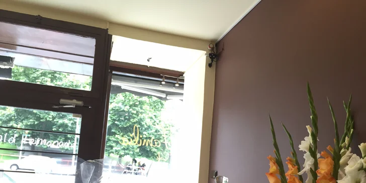 Někdo to rád sladké: 10 exotických větrníčků a káva či svěží drink pro 2