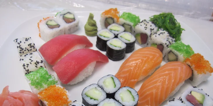 Srolované asijské pochoutky: Barevné sushi sety pro gurmány