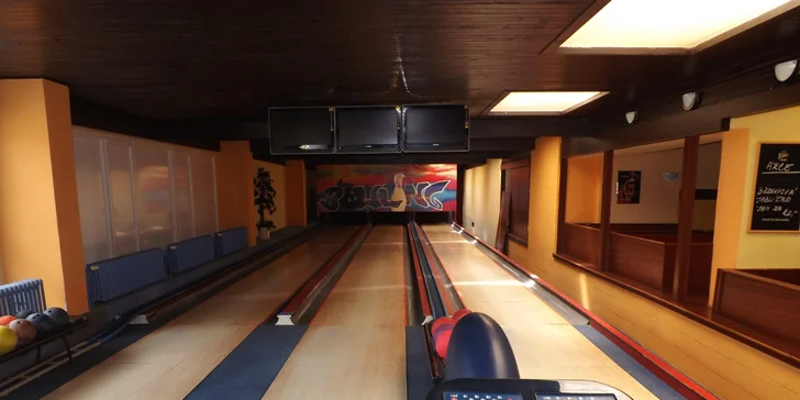 Všechny kuželky musí k zemi: Hodina bowlingu až pro 6 hráčů