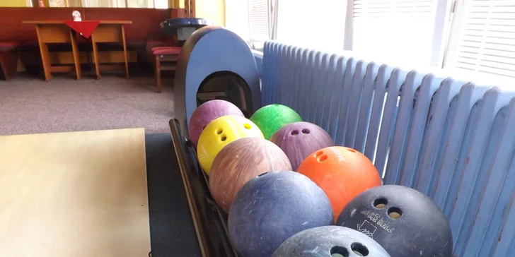 Všechny kuželky musí k zemi: Hodina bowlingu až pro 6 hráčů