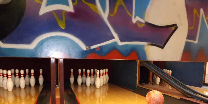 Všechny kuželky musí k zemi: Hodina bowlingu až pro 6 hráčů
