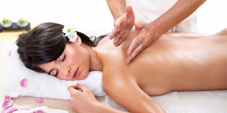 Relaxační masáž zad a šíje s možností přenosné permanentky