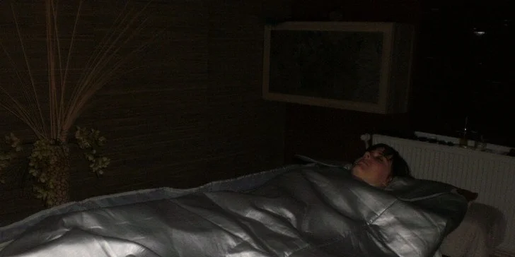 Jarní omlazovací a zeštíhlující kůra - Zábal + masáž obličeje
