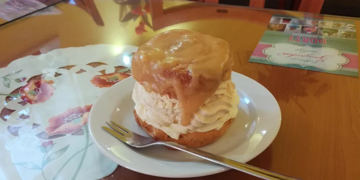 Sladké posezení: Dva domácí zákusky a espresso nebo jiný nápoj