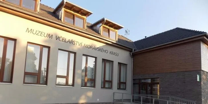 Vstup do muzea včelařství Moravského krasu