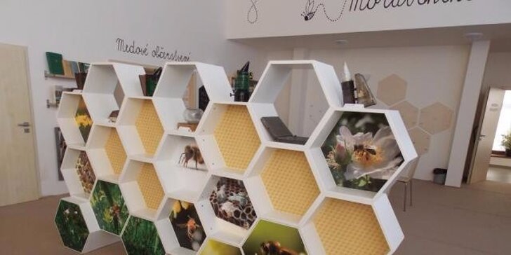 Vstup do muzea včelařství Moravského krasu