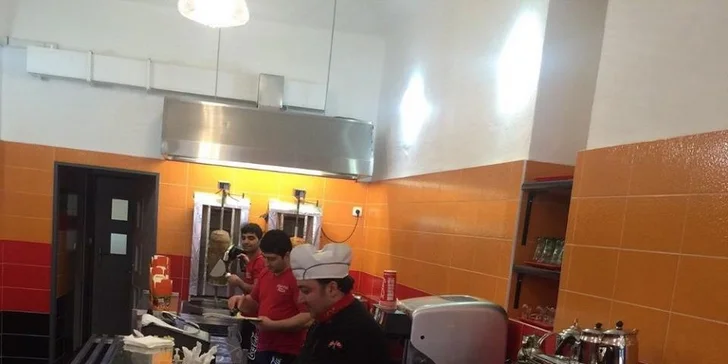 Kebab v tortille s masem a omáčkami dle výběru pro 1 nebo 2 osoby