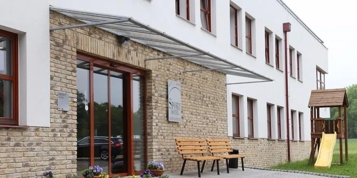 Třídenní relax ve Sporthotelu Hostivice - odpočinek v blízkosti Prahy pro dvě osoby