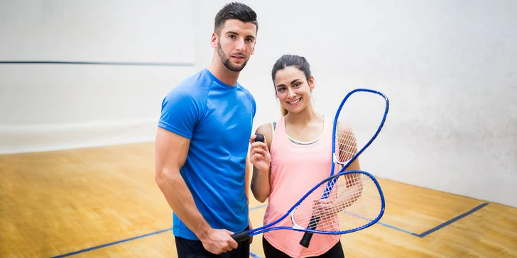 Hodina squashu v off time s možnosťou zapožičania rakiet a loptičky