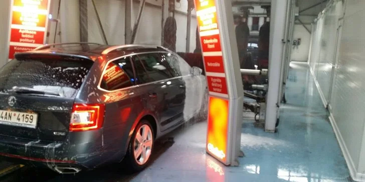 Zkrášlovací program TOP WASH pro váš vůz: Ruční mytí u Dr. Wash
