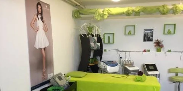 Krásně zformované tělo s pomocí přístrojové lymfodrenáže